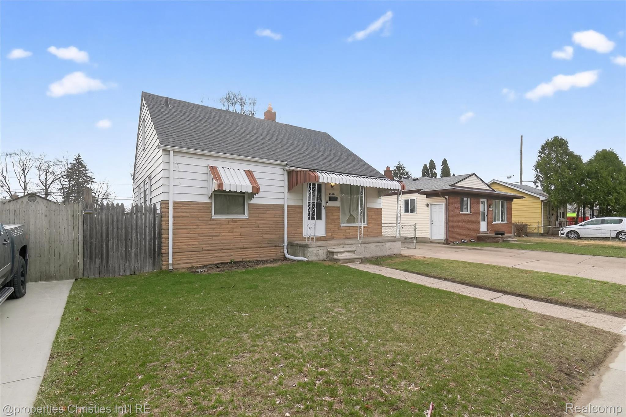 23044 Harding Avenue