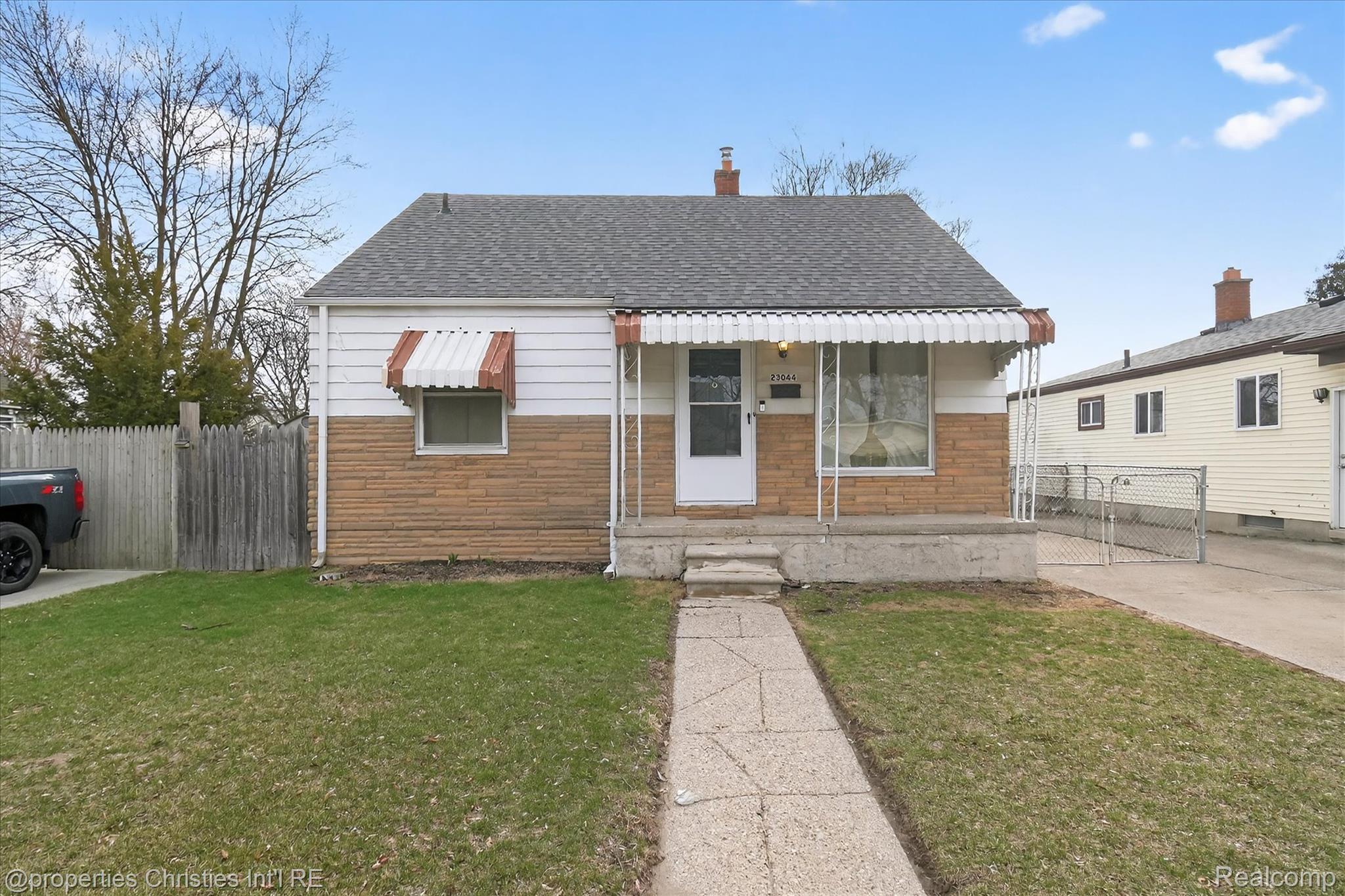 23044 Harding Avenue