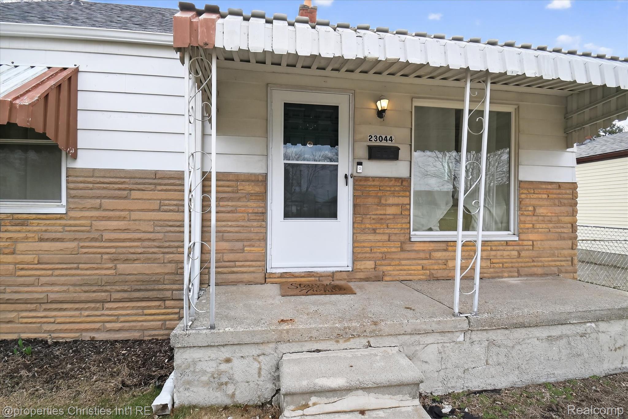 23044 Harding Avenue