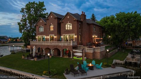 Photo of 328 S Broadway Street, Lake Orion Village, MI 48362 (MLS # 20251029623)
