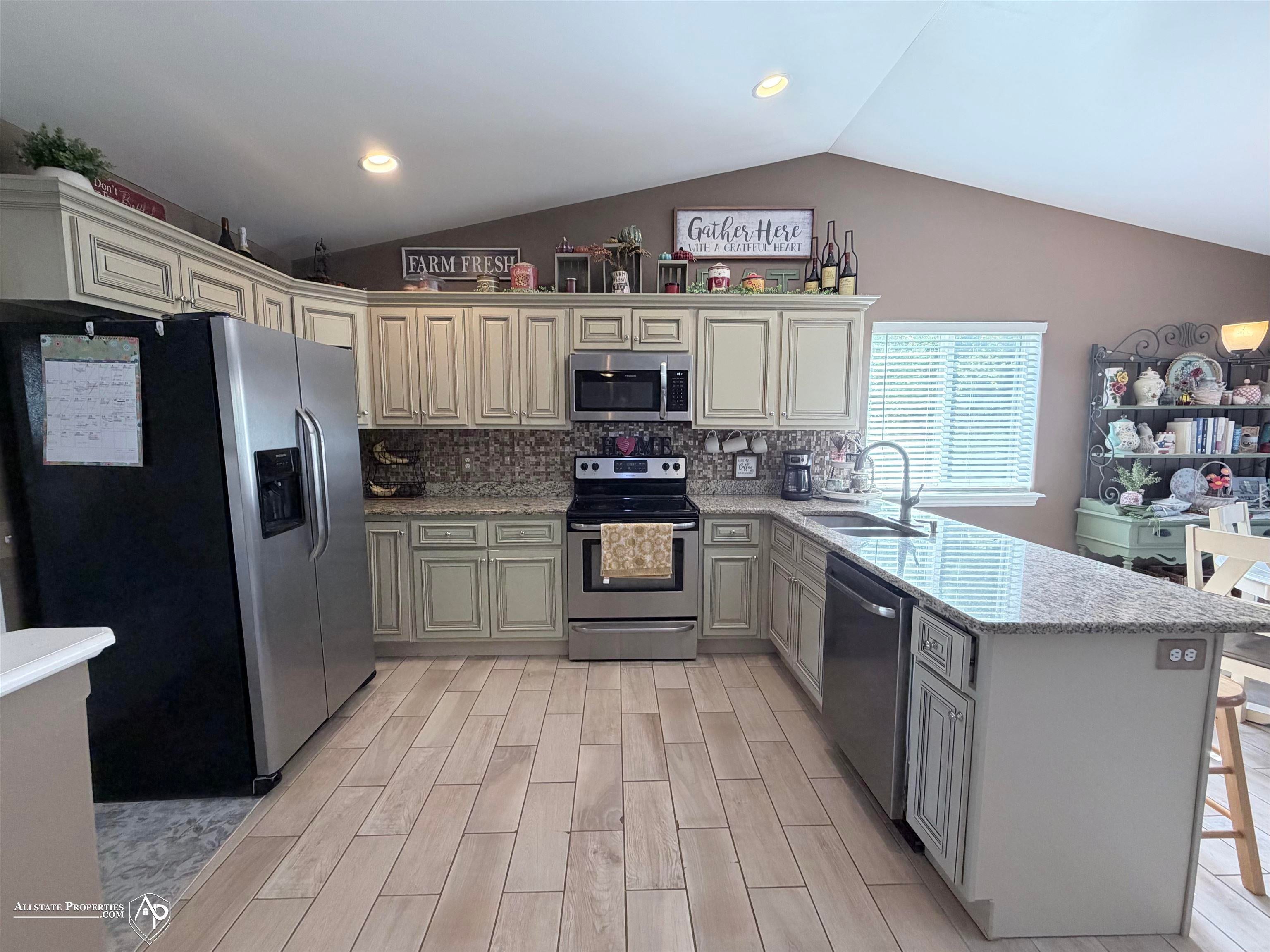 5118 Redwood Lane