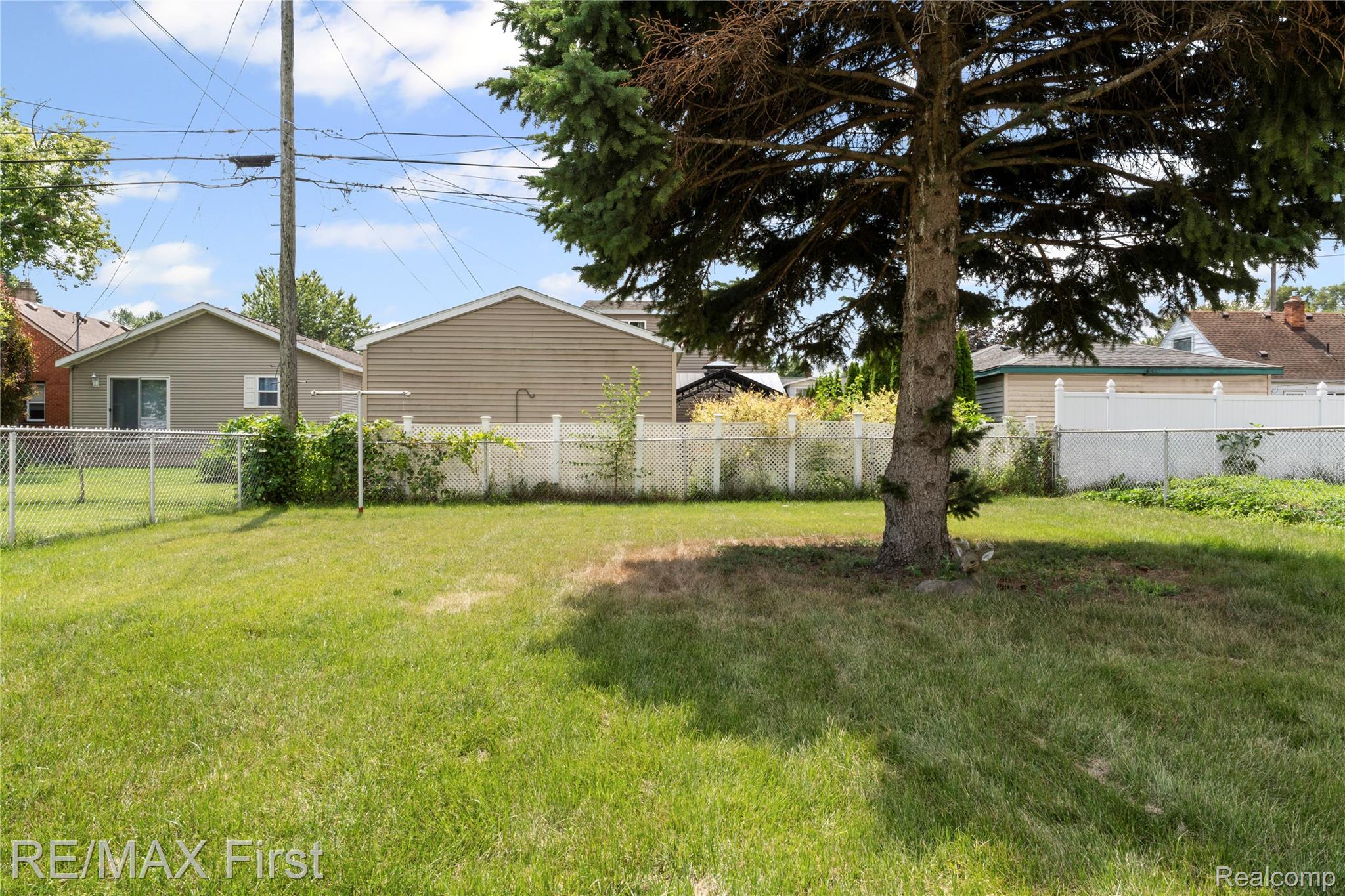 1424 E Harry Avenue