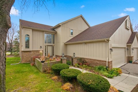 37692 N Laurel Park Drive Livonia City MI 48152