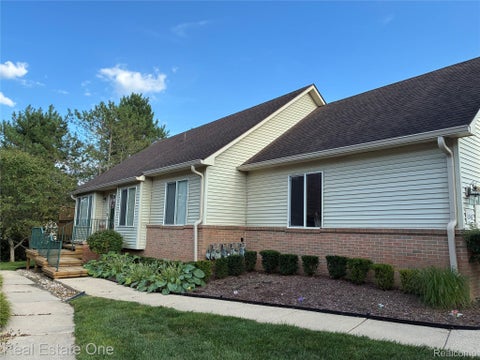Tiny photo for 1040 Bird Song Ln, Milford Village, MI 48381 (MLS # 20261082995)