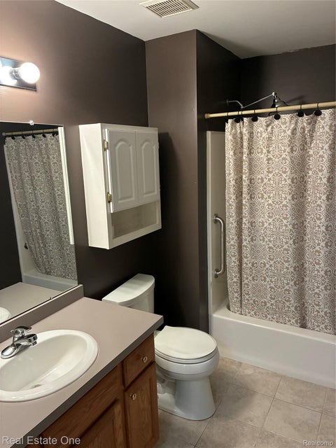 Tiny photo for 1040 Bird Song Ln, Milford Village, MI 48381 (MLS # 20261082995)