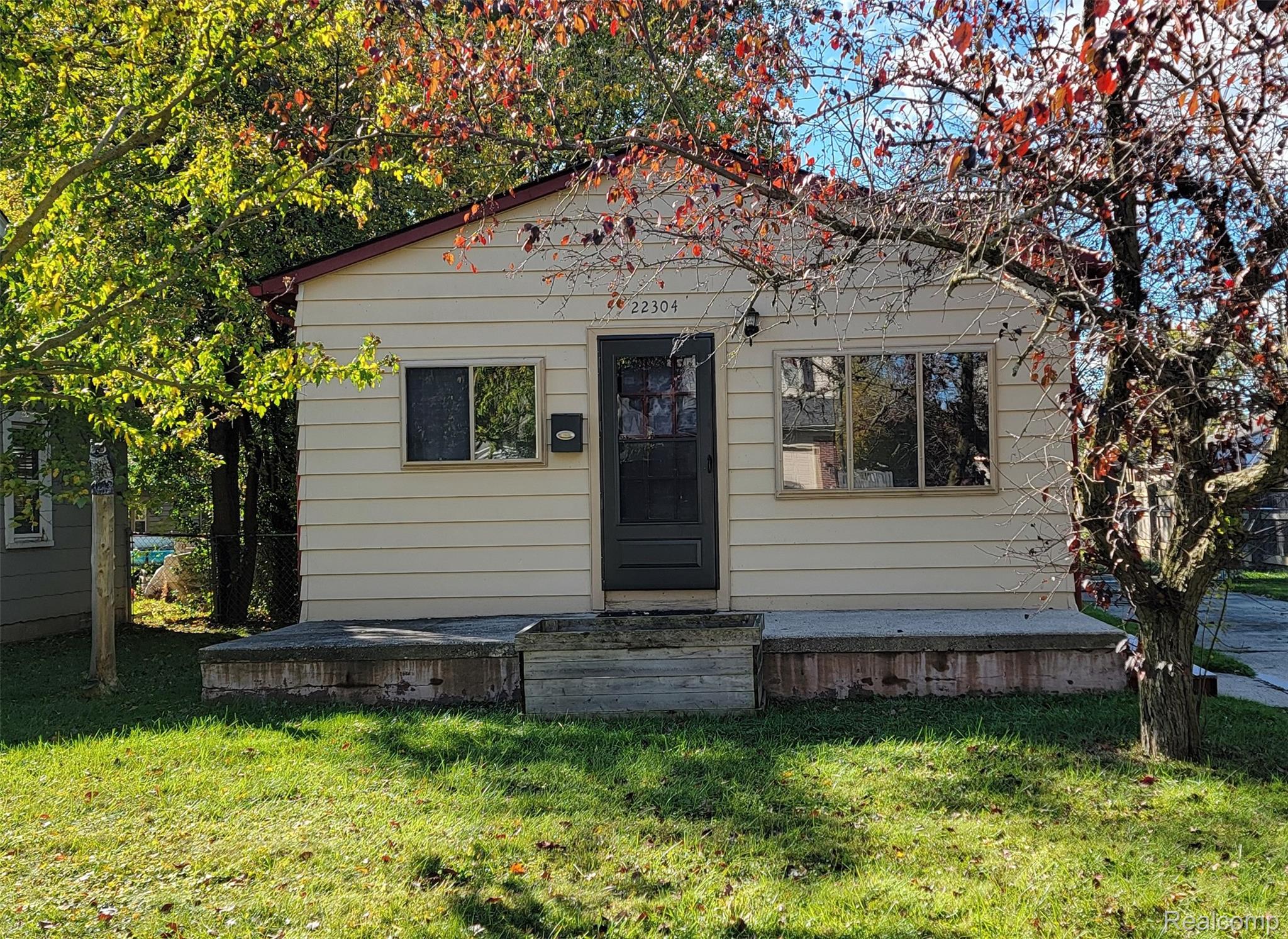 St Clair Shores City, Michigan 48081, United States, 3 Bedrooms Bedrooms, ,1 BathroomBathrooms,Residential,Active,230522