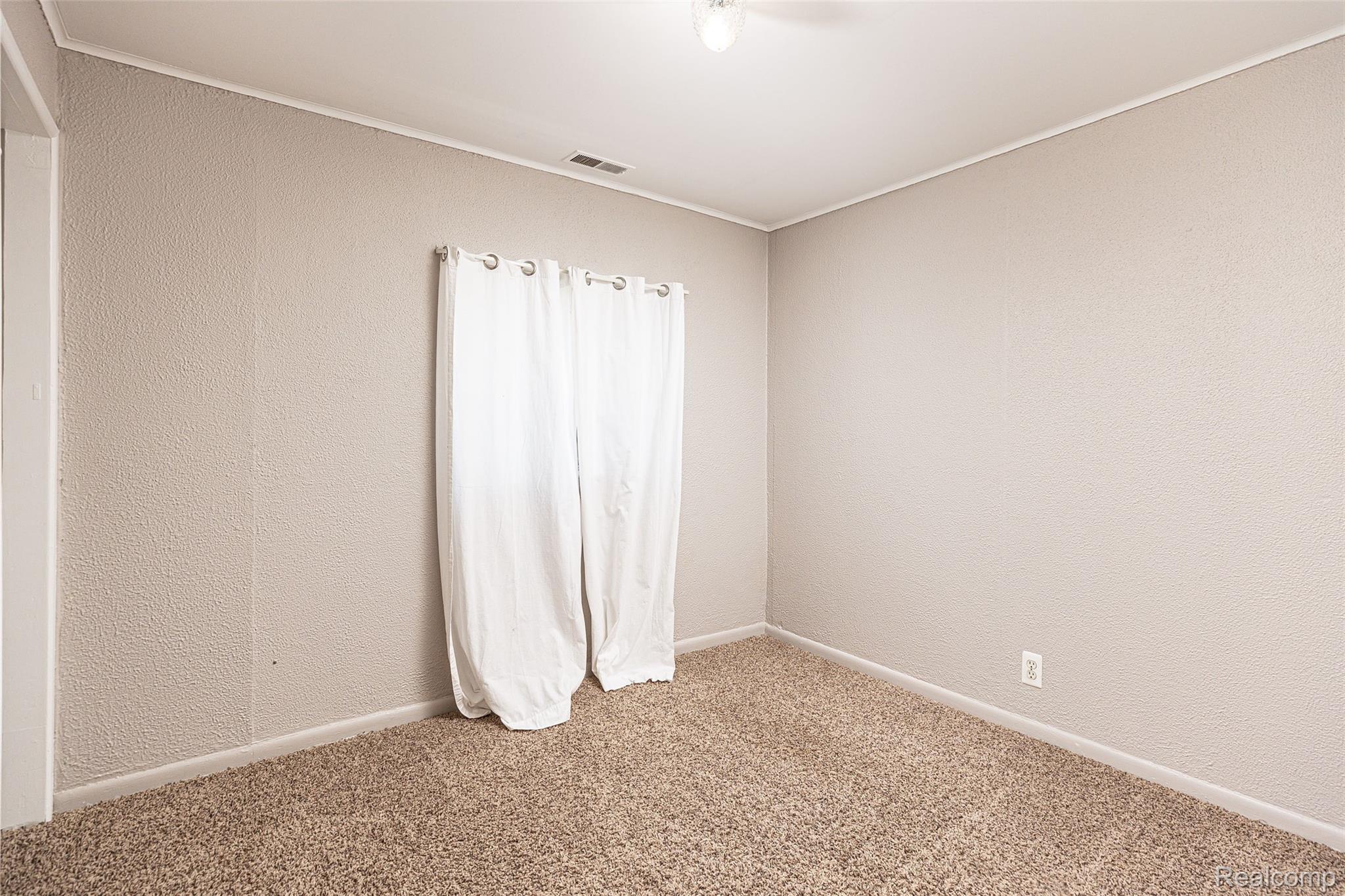 St Clair Shores City, Michigan 48081, United States, 3 Bedrooms Bedrooms, ,1 BathroomBathrooms,Residential,Active,230522