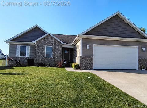 2821 Berkshire Street Lapeer City MI 48446