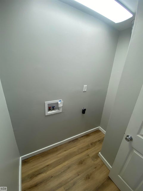 Tiny photo for 273 Kansas Avenue Avenue, Ypsilanti Charter Township, MI 48198 (MLS # 58050220700)