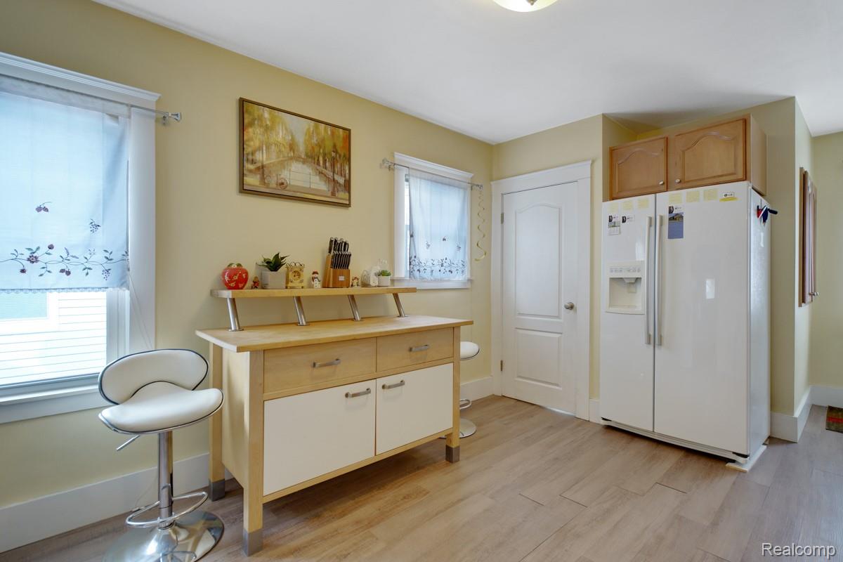 832 Pinecrest Drive E