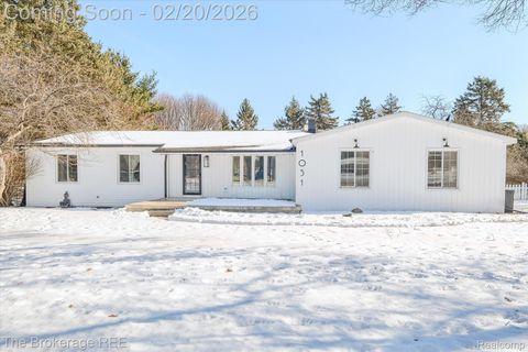 1051 S East Street Fenton City MI 48430