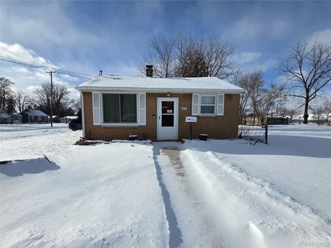 3131 Parkwood Avenue Saginaw City MI 48601