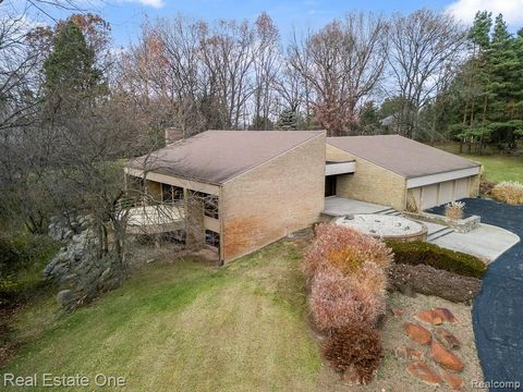 854 Northgate Road Rochester City MI 48306