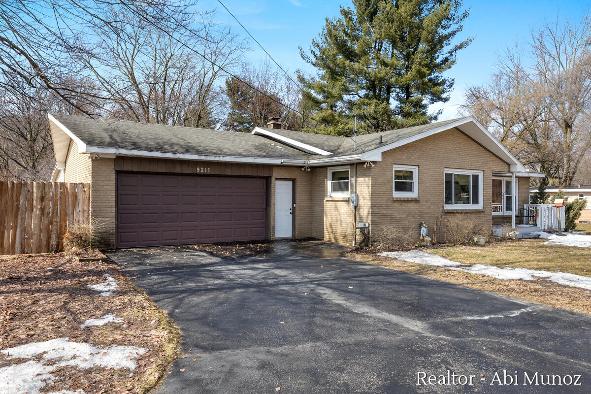 9211 Alpine Avenue NW