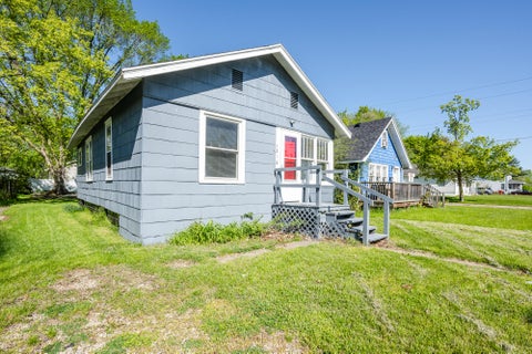 Tiny photo for 1216 Broadway, Benton Harbor City, MI 49022 (MLS # 69026045928)