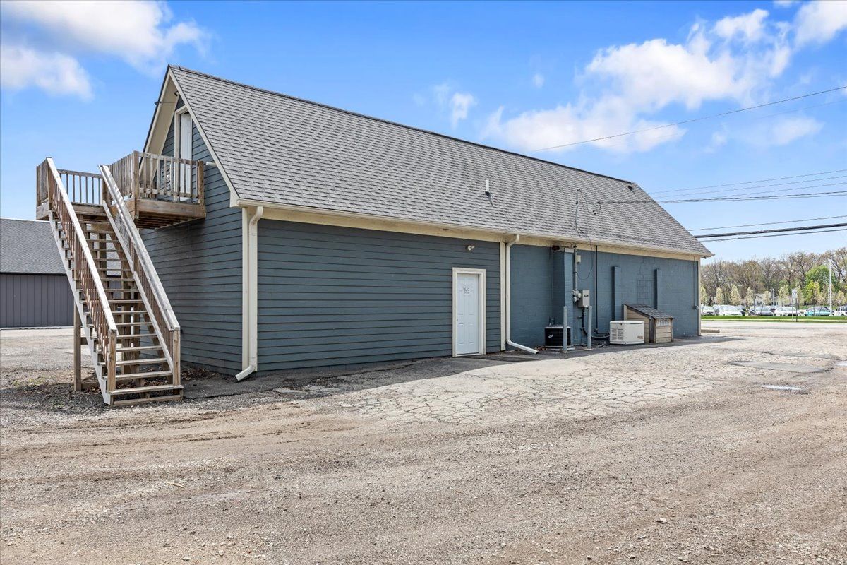 2574 AIRPORT Road