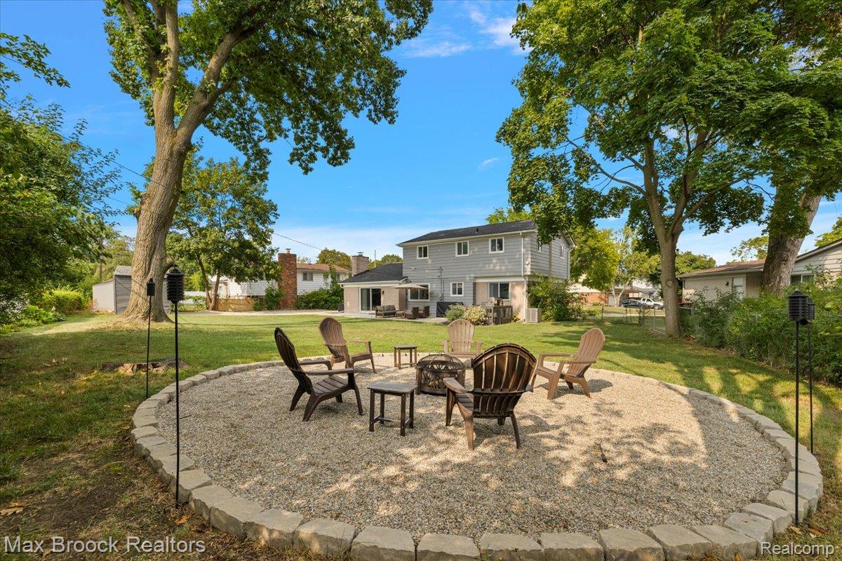 21333 Dartmouth Drive
