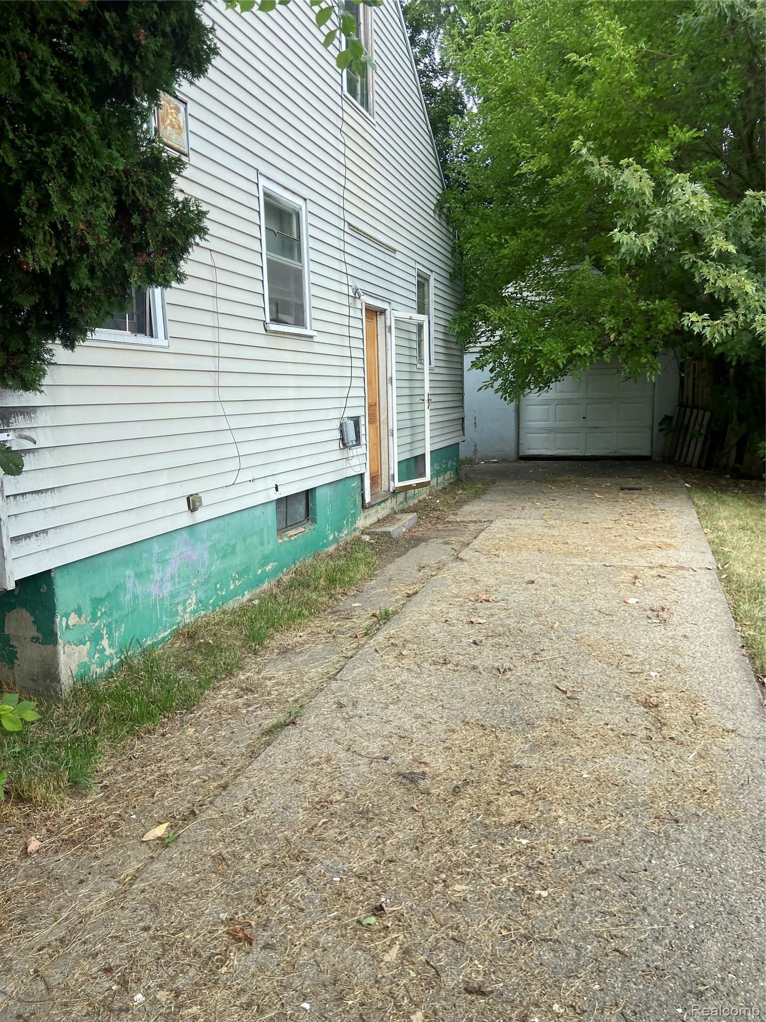 622 W Atherton Road
