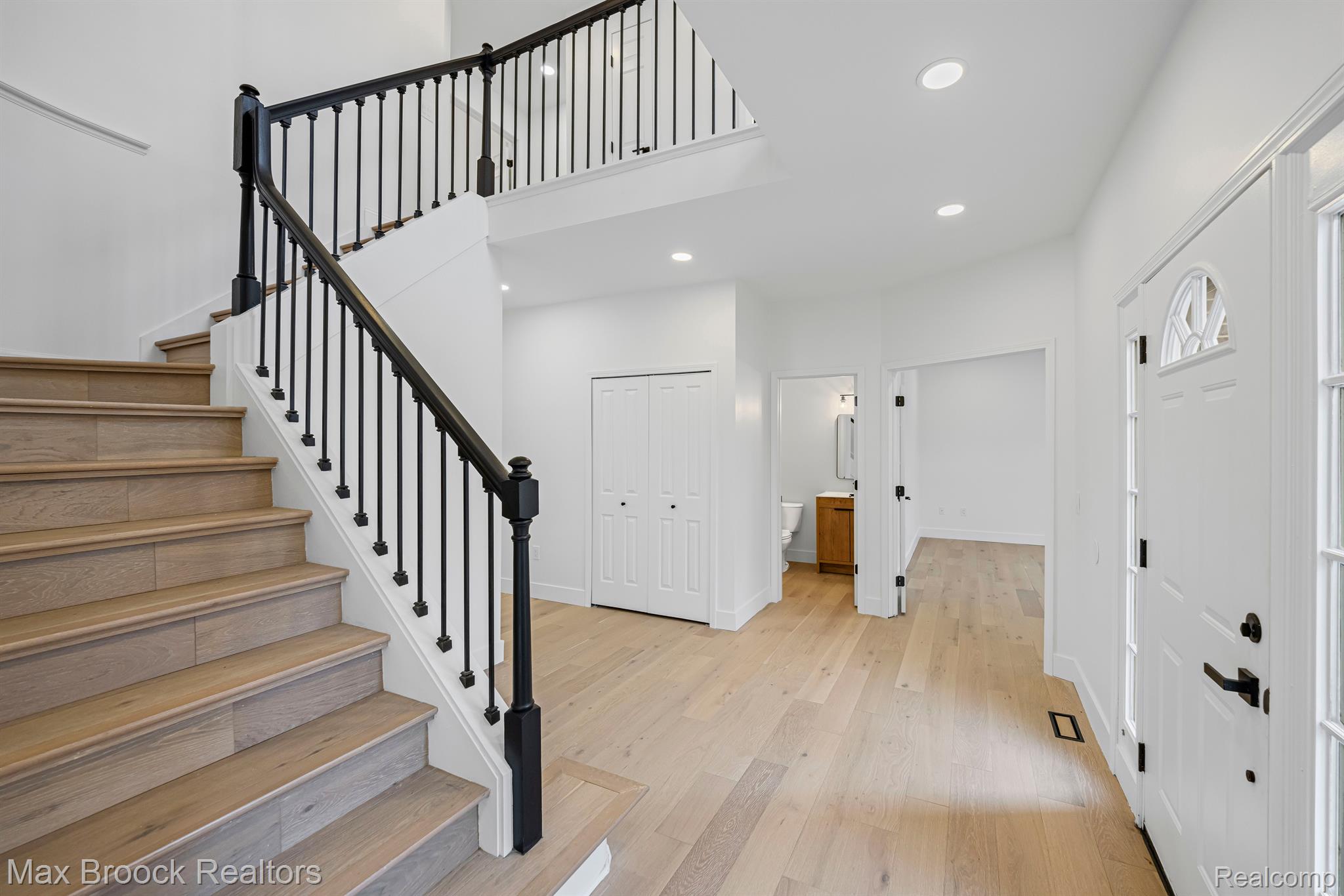 3592 GREAT FALLS Circle