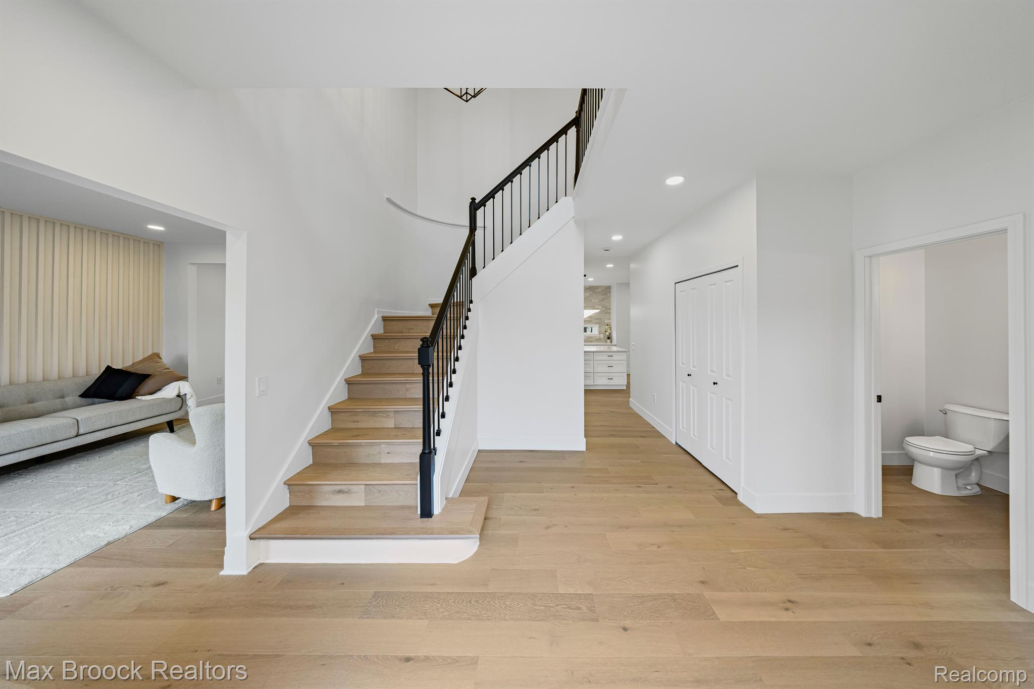 3592 GREAT FALLS Circle