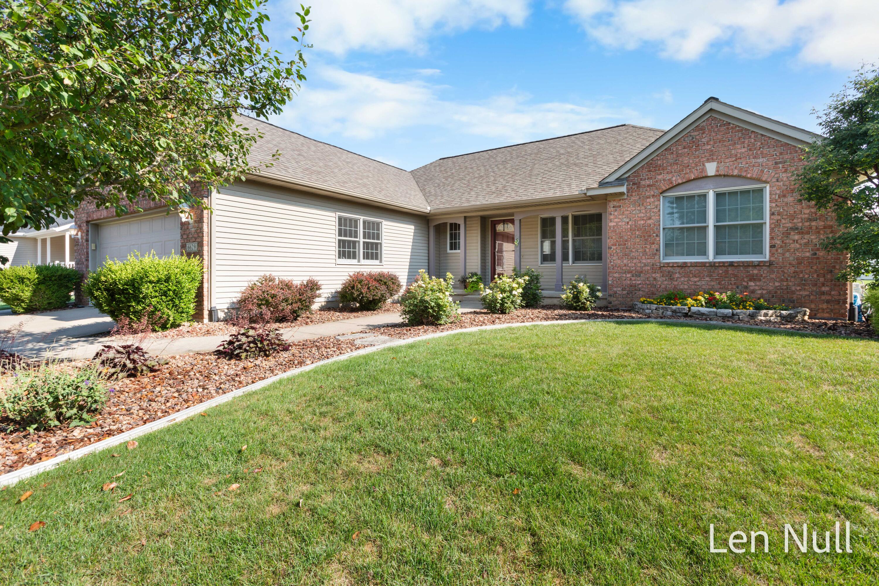 6629 Jousma Court SE