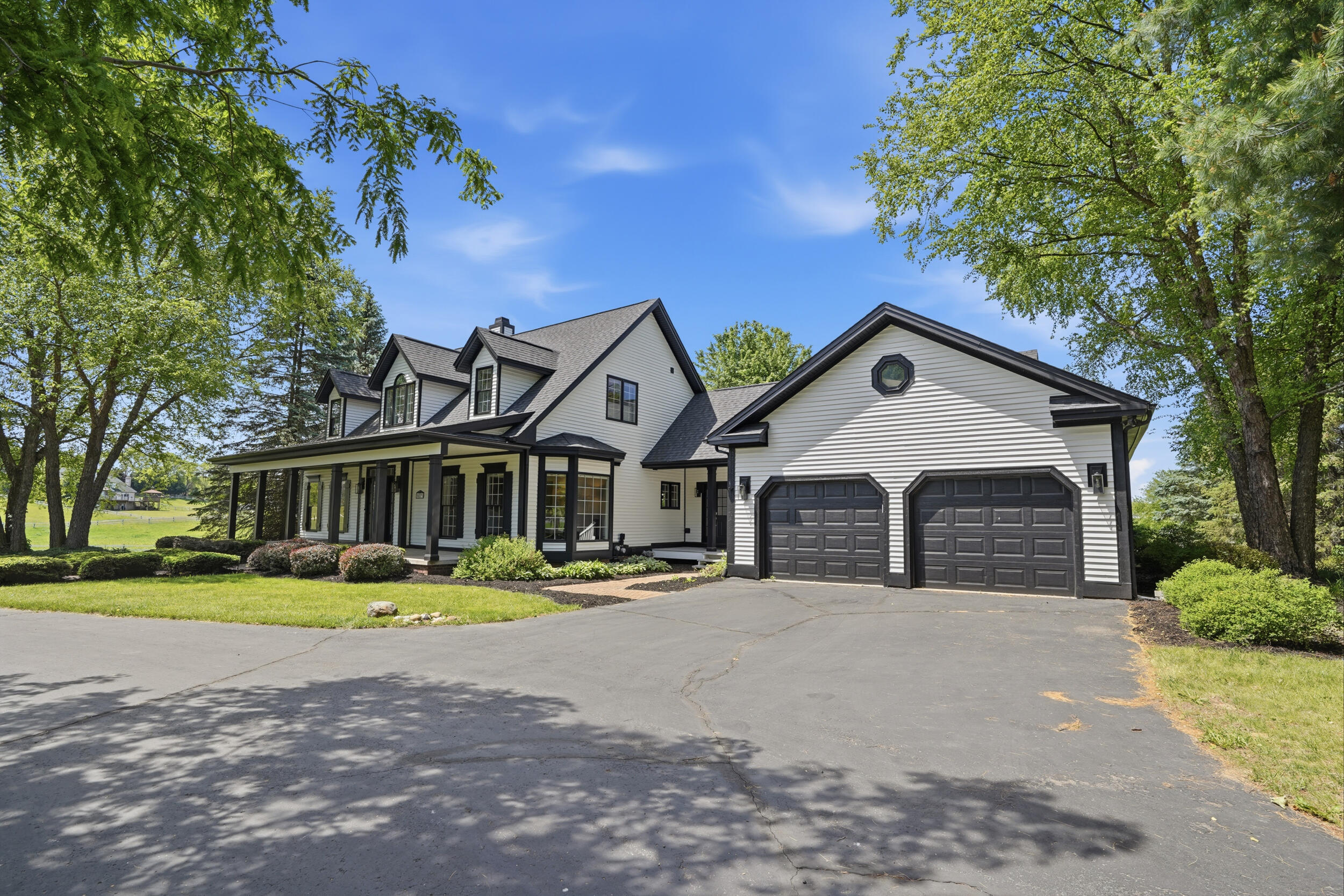 9835 Oak Pointe Lane