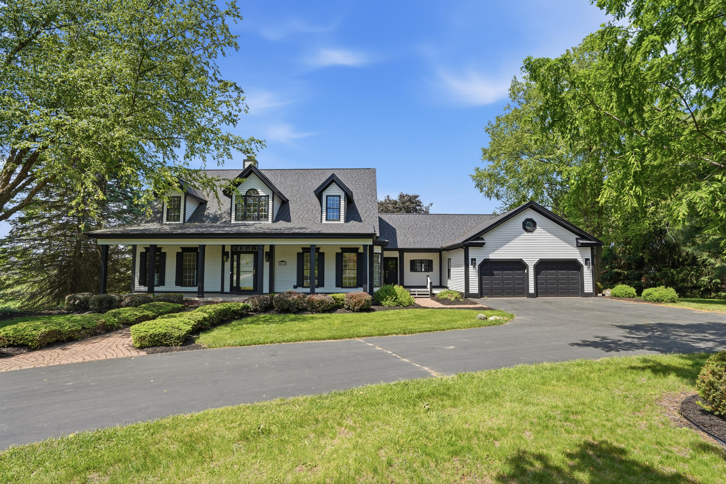 9835 Oak Pointe Lane