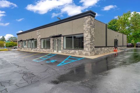 2701 Elizabeth Lake, Suite 300 Waterford Charter Township MI 48328