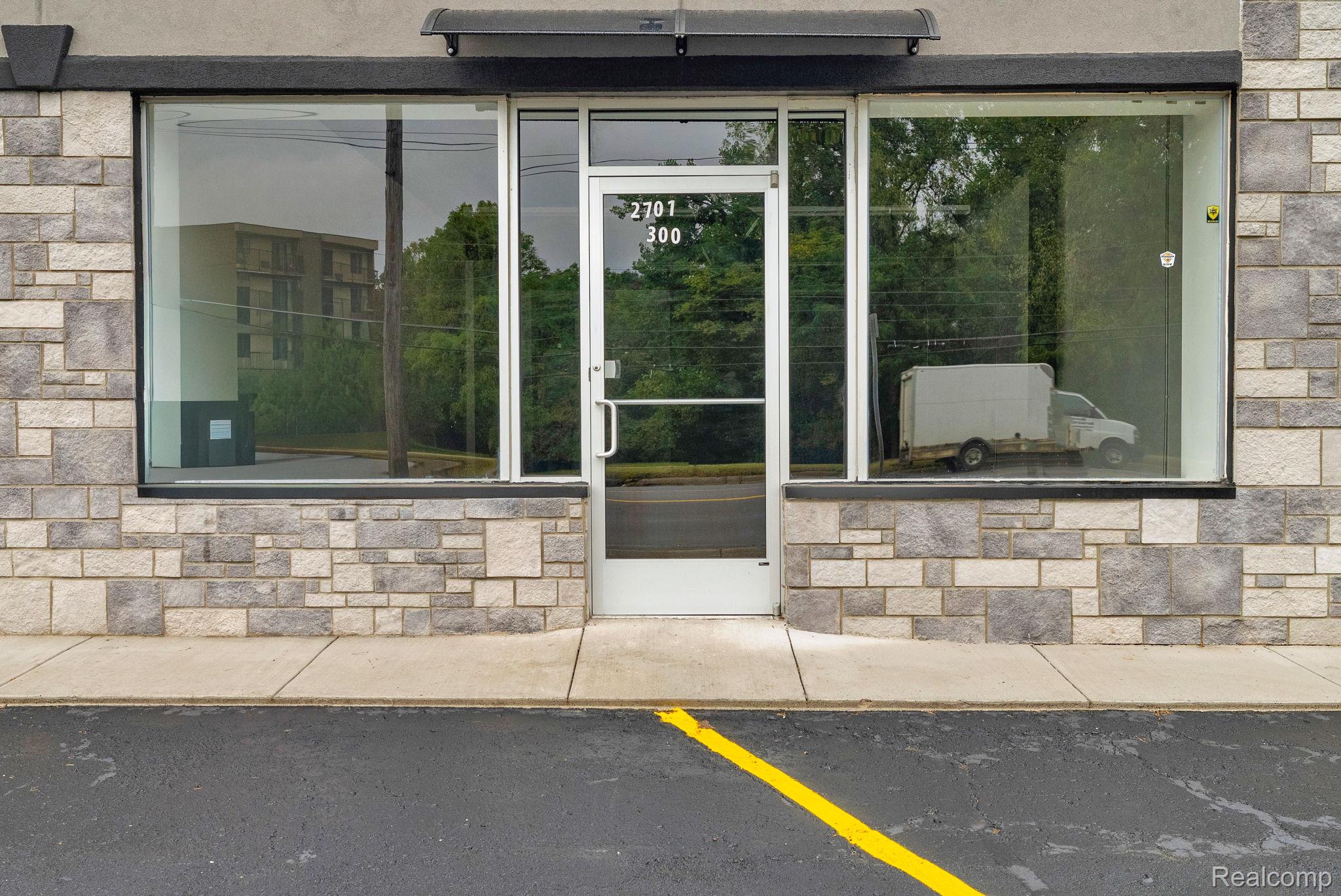 2701 Elizabeth Lake, Suite 300