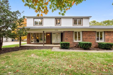 35268 Northmont Drive Farmington City MI 48331