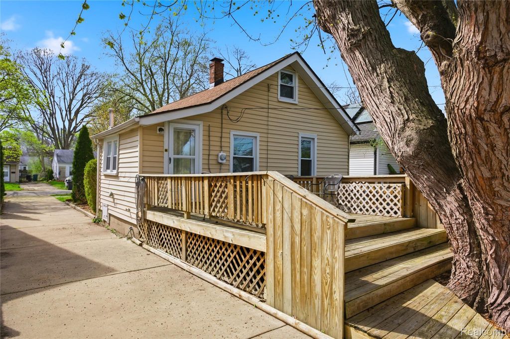 Photo of 630 Stratford Road, Ferndale City, MI 48220 (MLS # 20261027571)