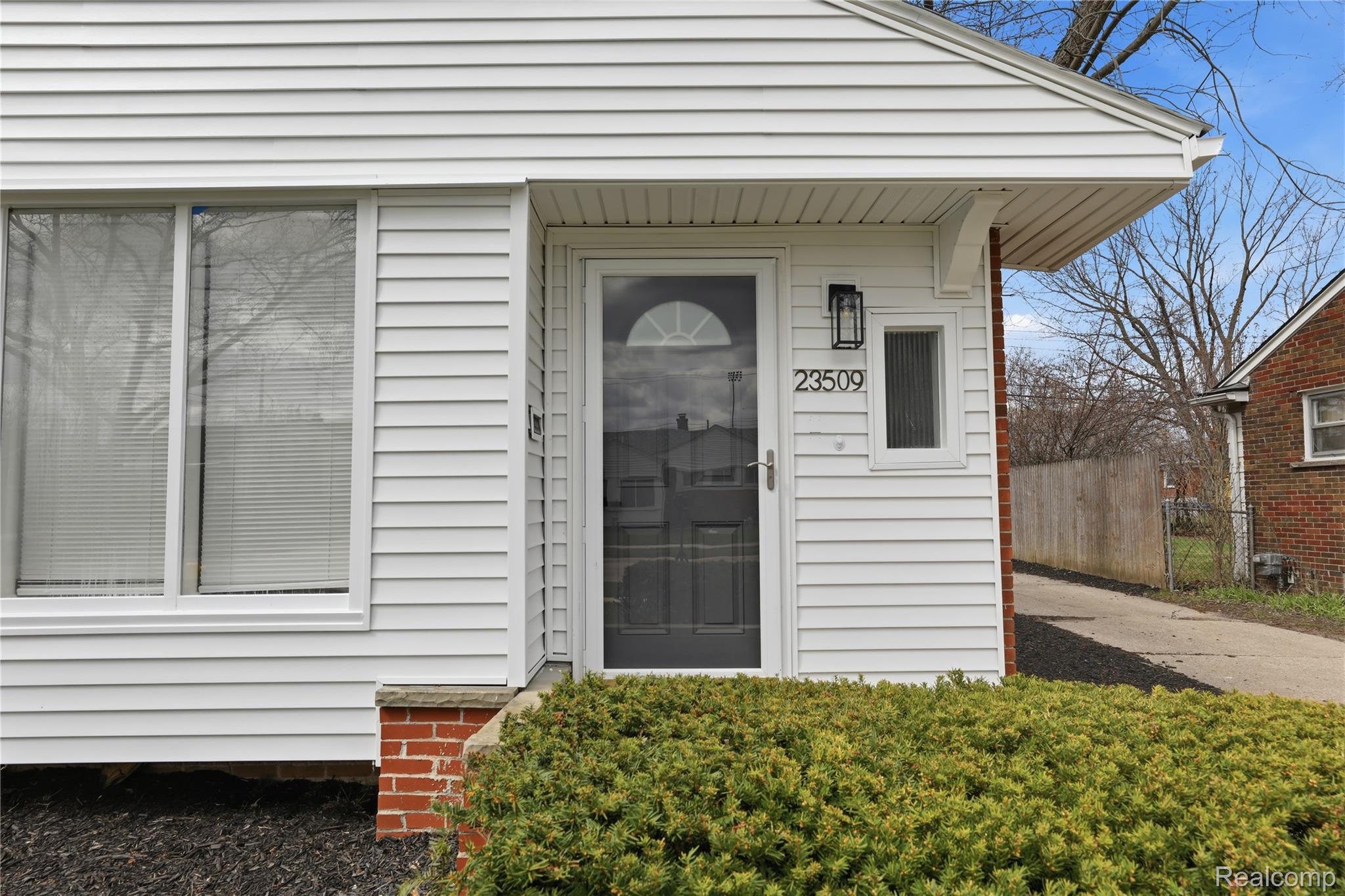 23509 Parklawn Street