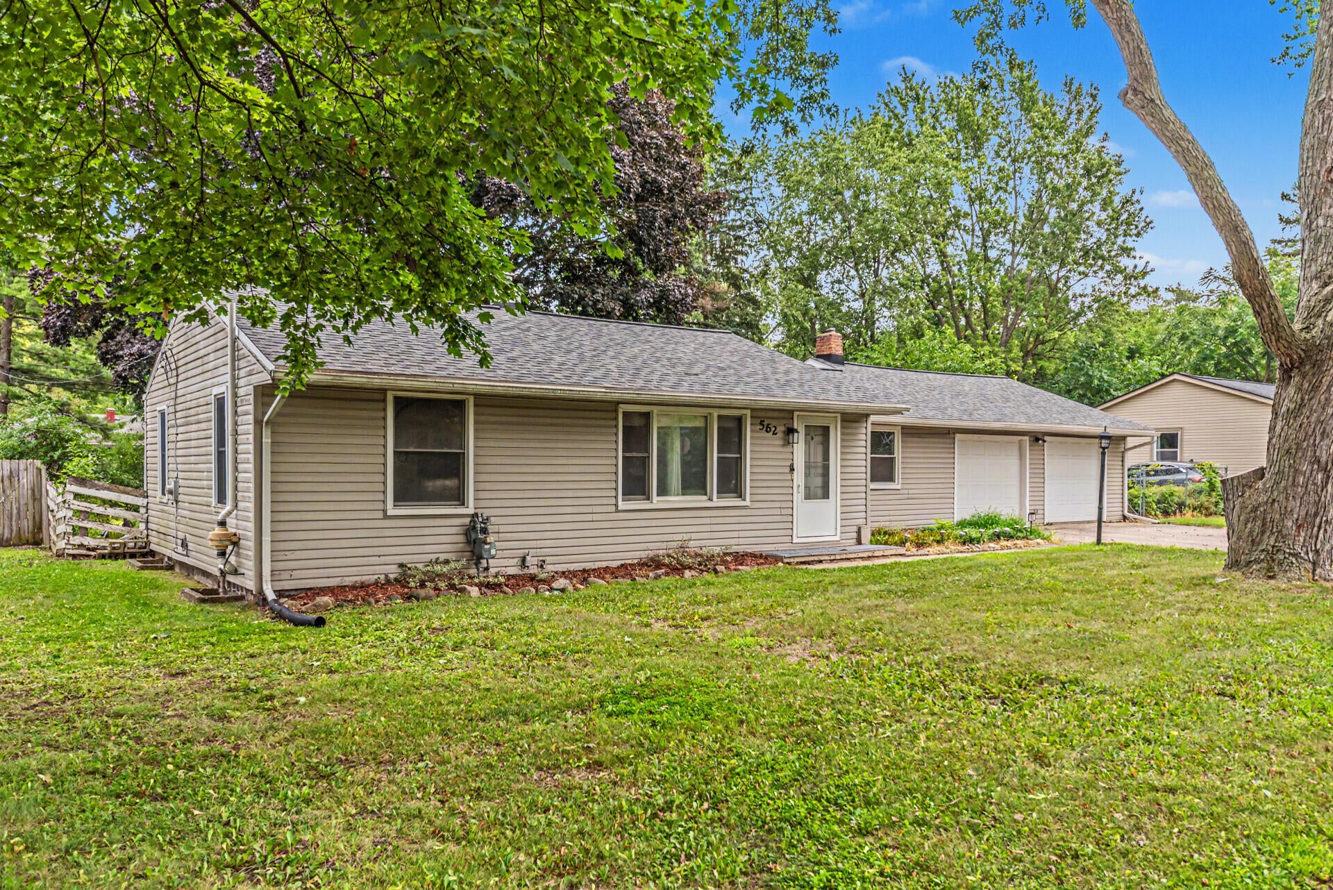 562 Brookside Road