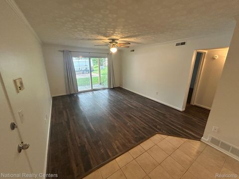 Tiny photo for 924 Chestnut Hill Drive #A, Auburn Hills City, MI 48326 (MLS # 20261009960)