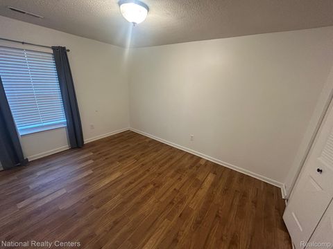 Tiny photo for 924 Chestnut Hill Drive #A, Auburn Hills City, MI 48326 (MLS # 20261009960)