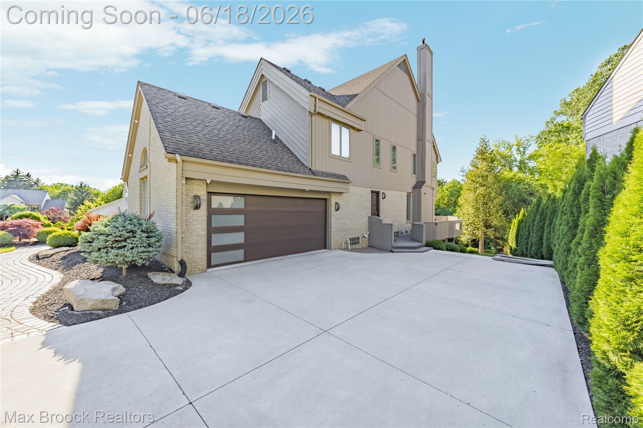 7102 Alta Vista Drive