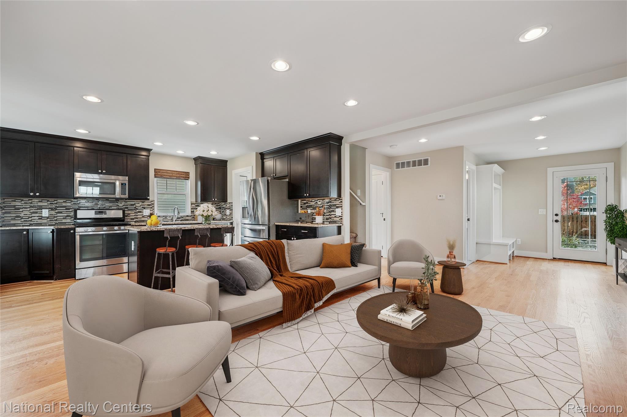 221 N Altadena Avenue