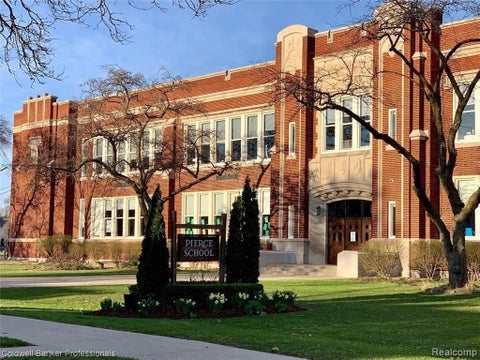 Tiny photo for 125 E 14 MILE Road #11, Birmingham City, MI 48009 (MLS # 20261085034)