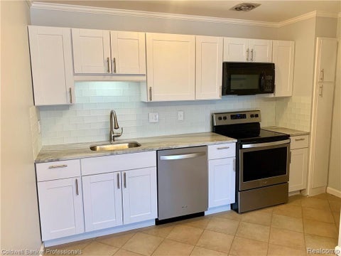 Tiny photo for 125 E 14 MILE Road #11, Birmingham City, MI 48009 (MLS # 20261085034)
