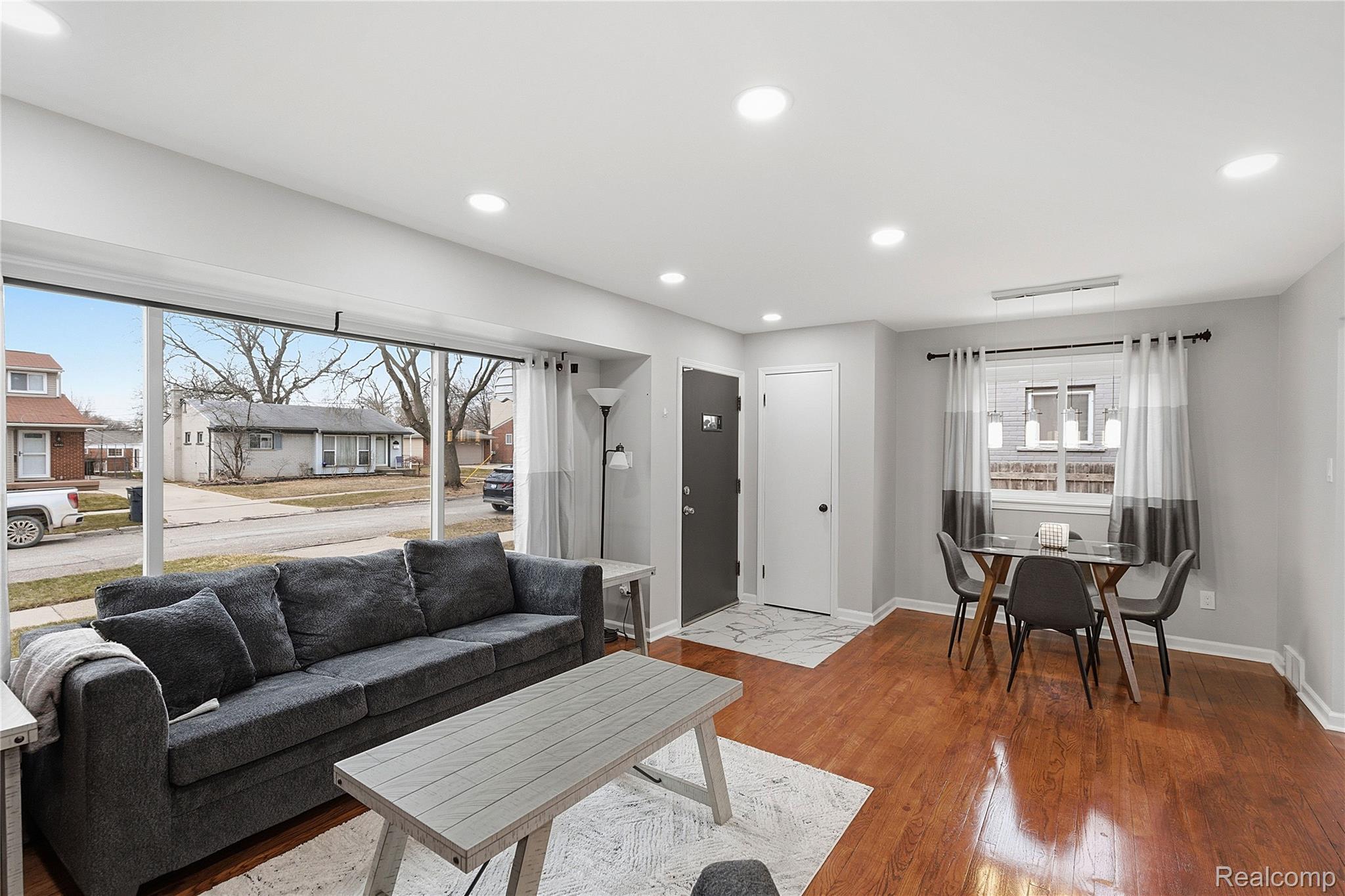 1087 N Stephen Avenue