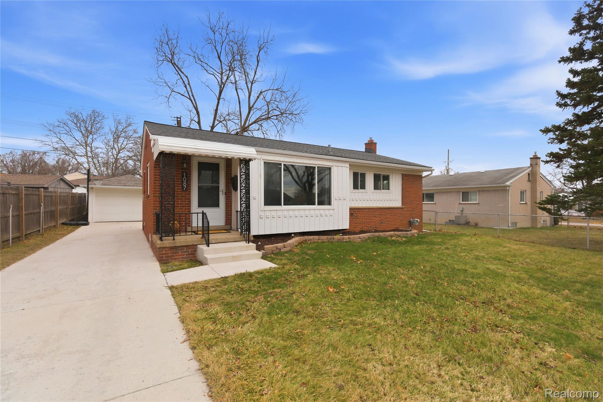 1087 N Stephen Avenue