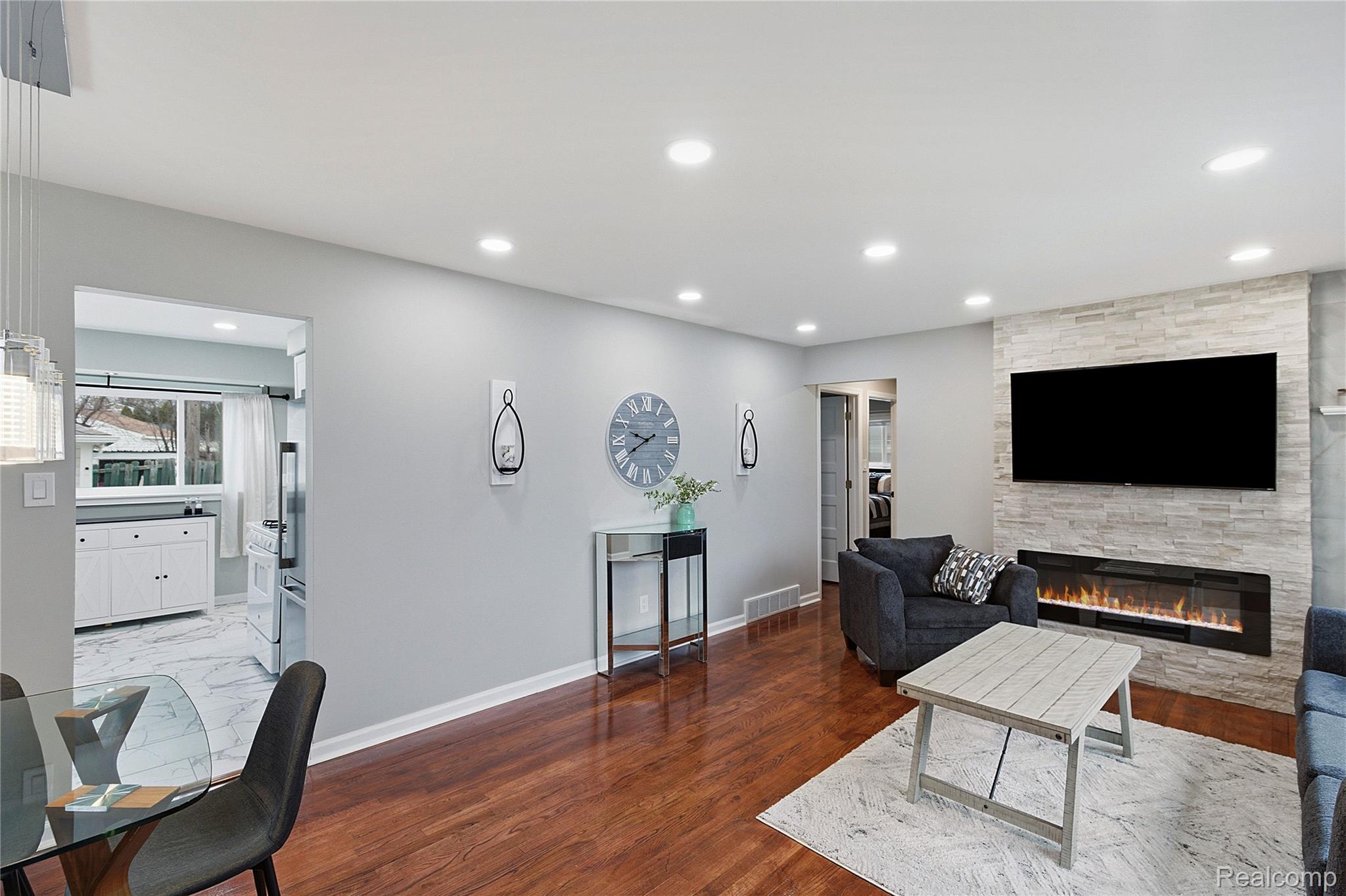 1087 N Stephen Avenue