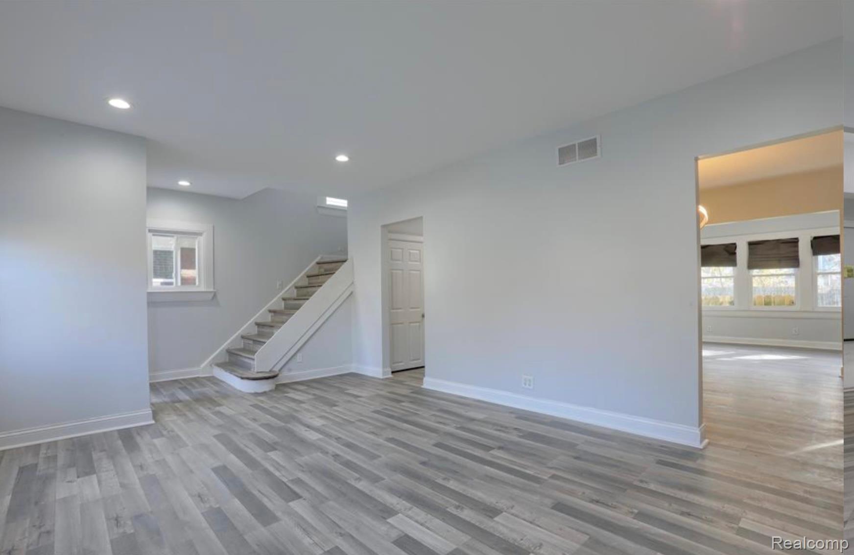 2717 Burlingame Street