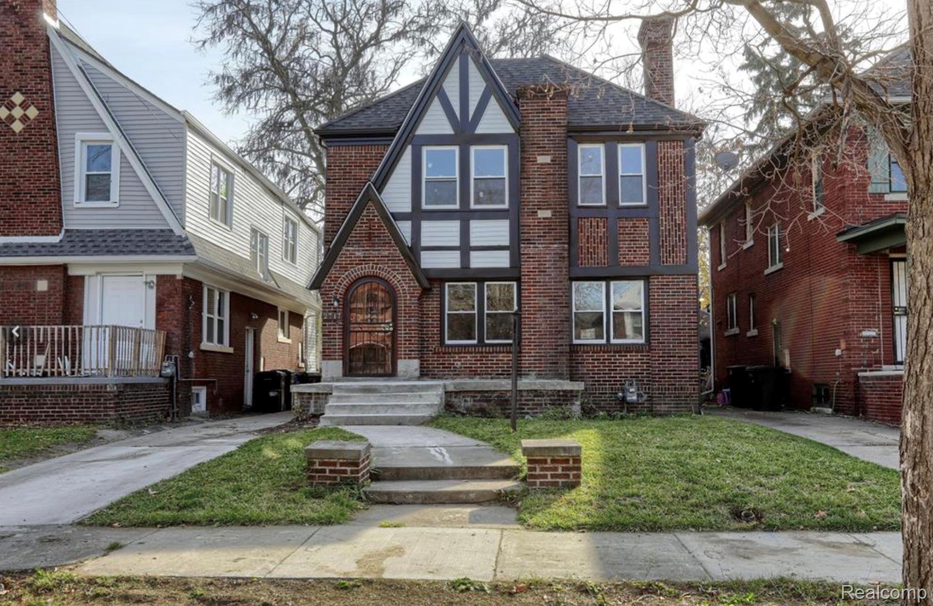 2717 Burlingame Street