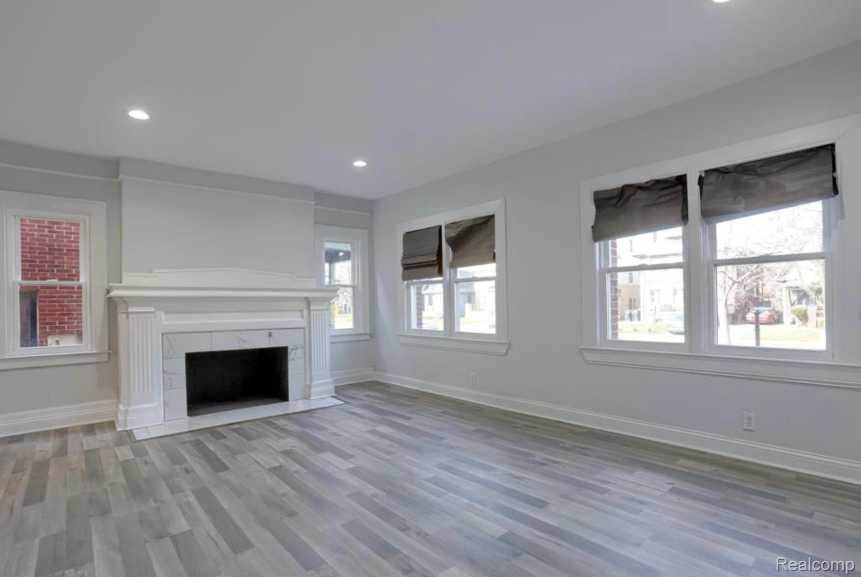 2717 Burlingame Street