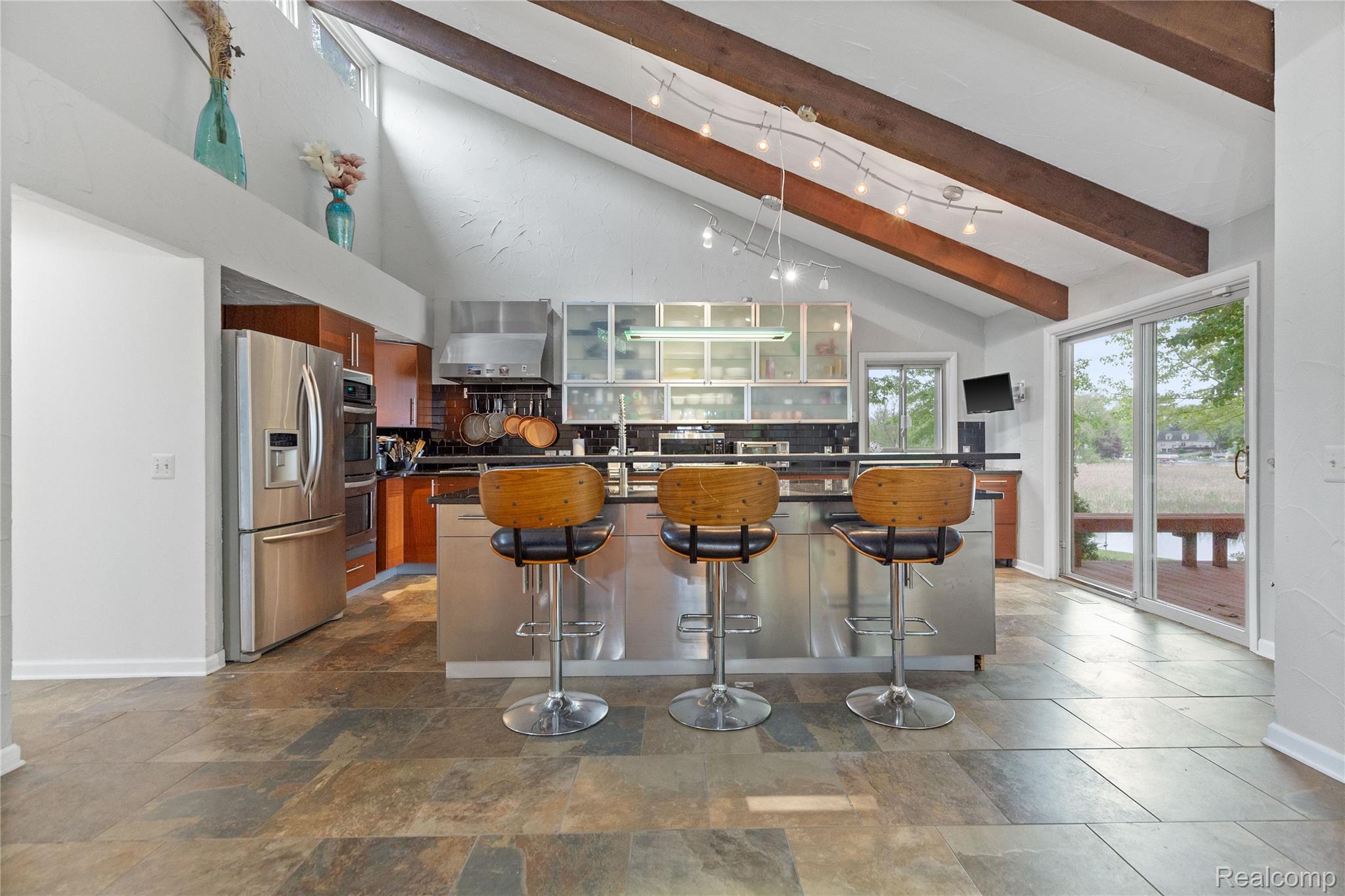 343 SHOTWELL Court