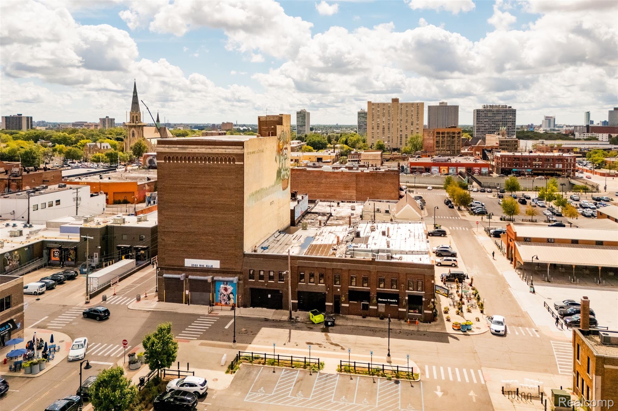 1482 Adelaide Street