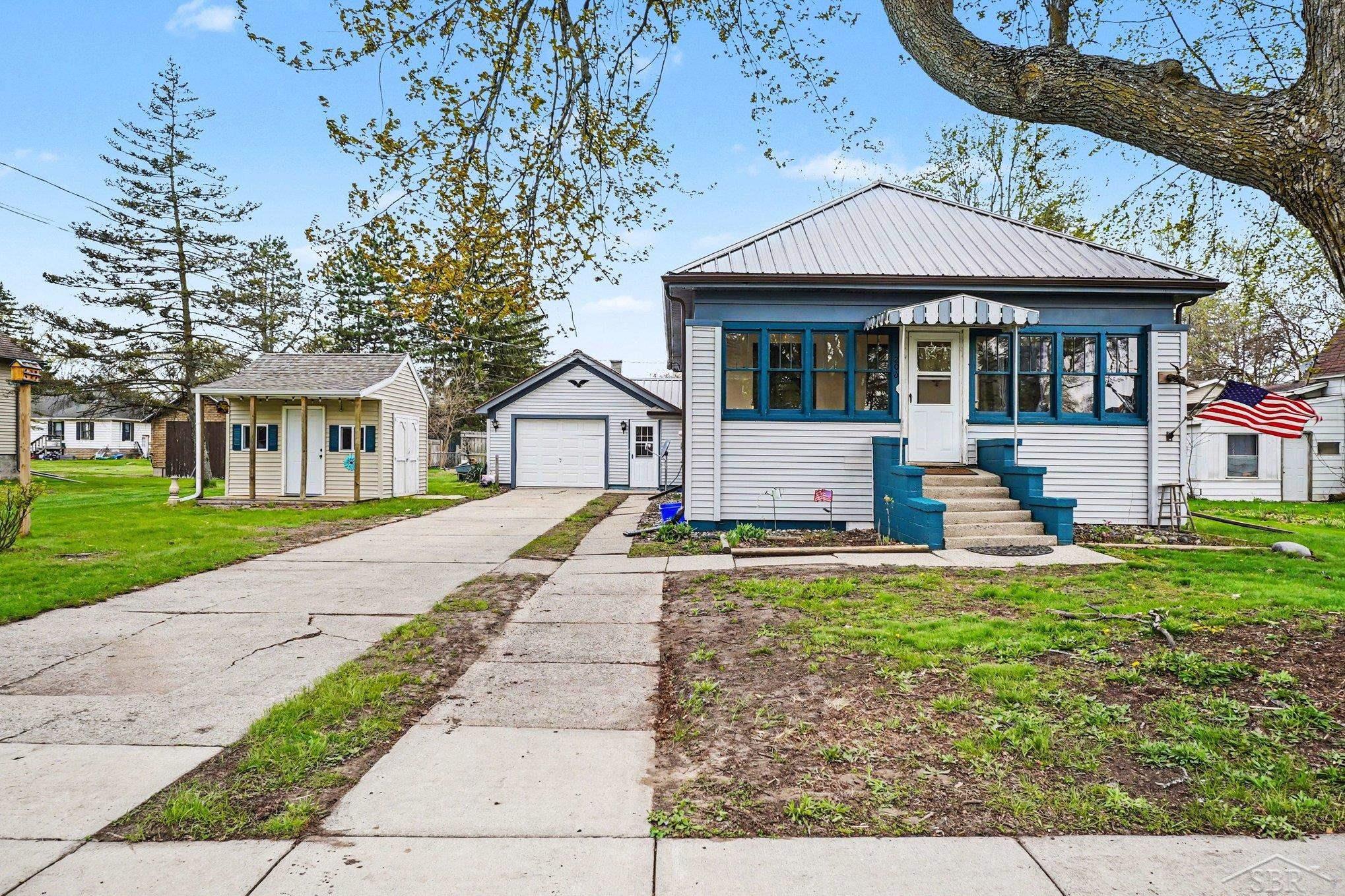 206 S Maple Street