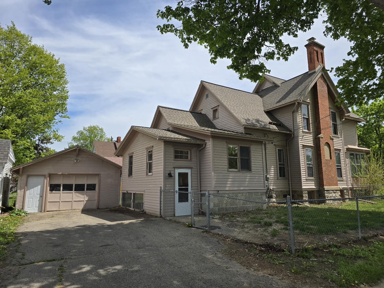 318 W King Street