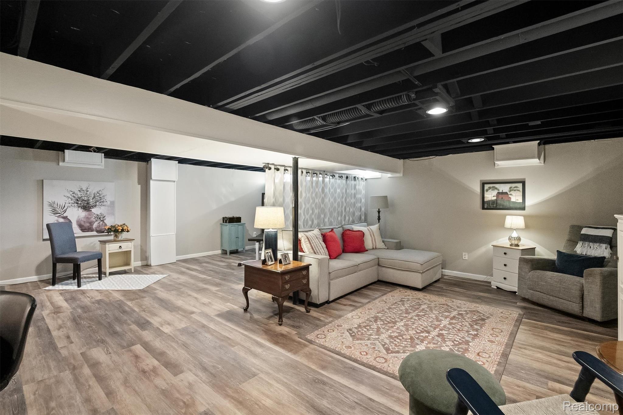 375 Neptune Drive